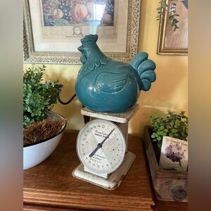 Rooster/Chicken Ceramic Decor Price is Firm